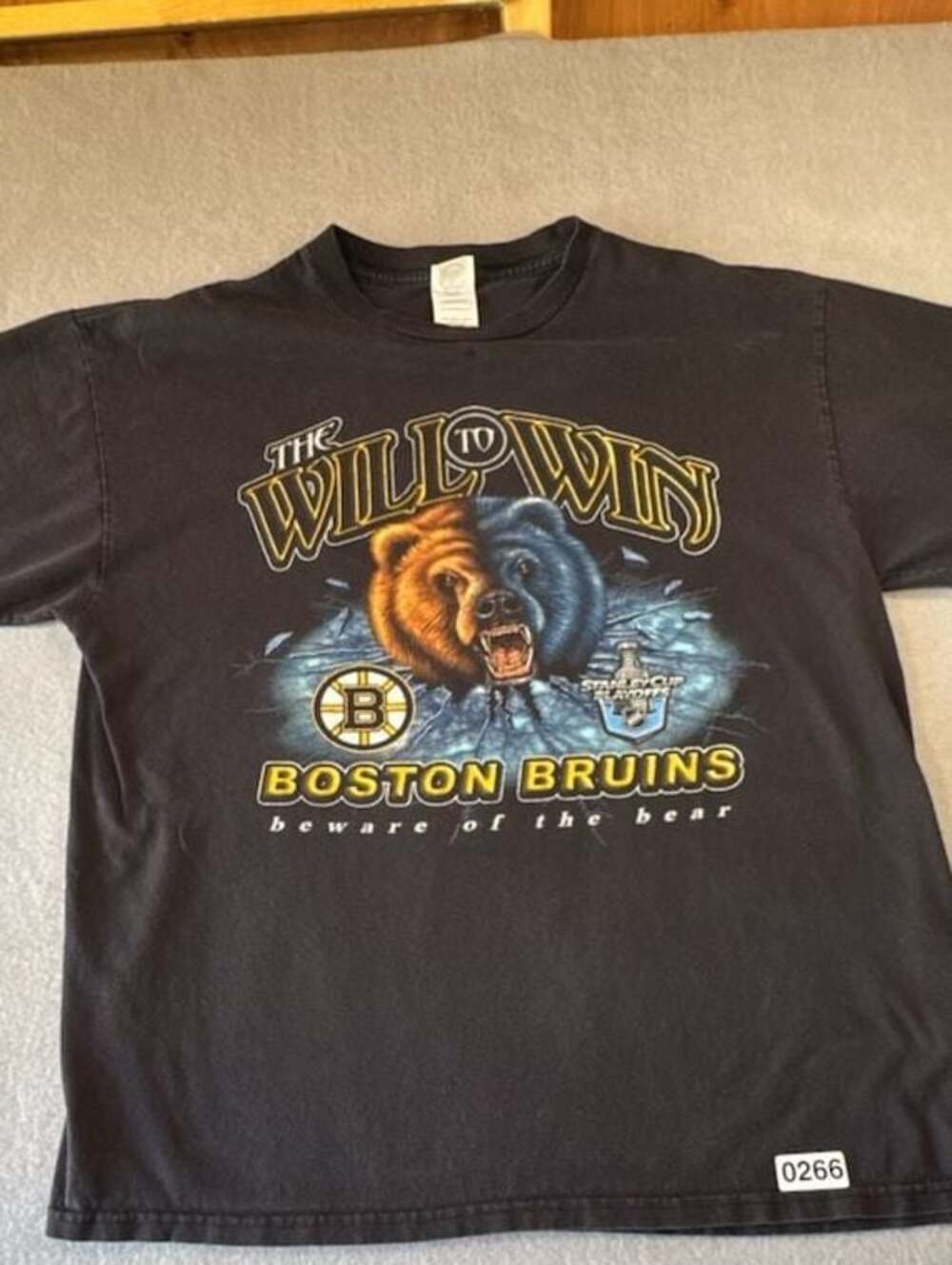 Vintage 2009 Boston Bruins NHL The Will To Win Stanley Cup Playoffs Graphic T-Sh